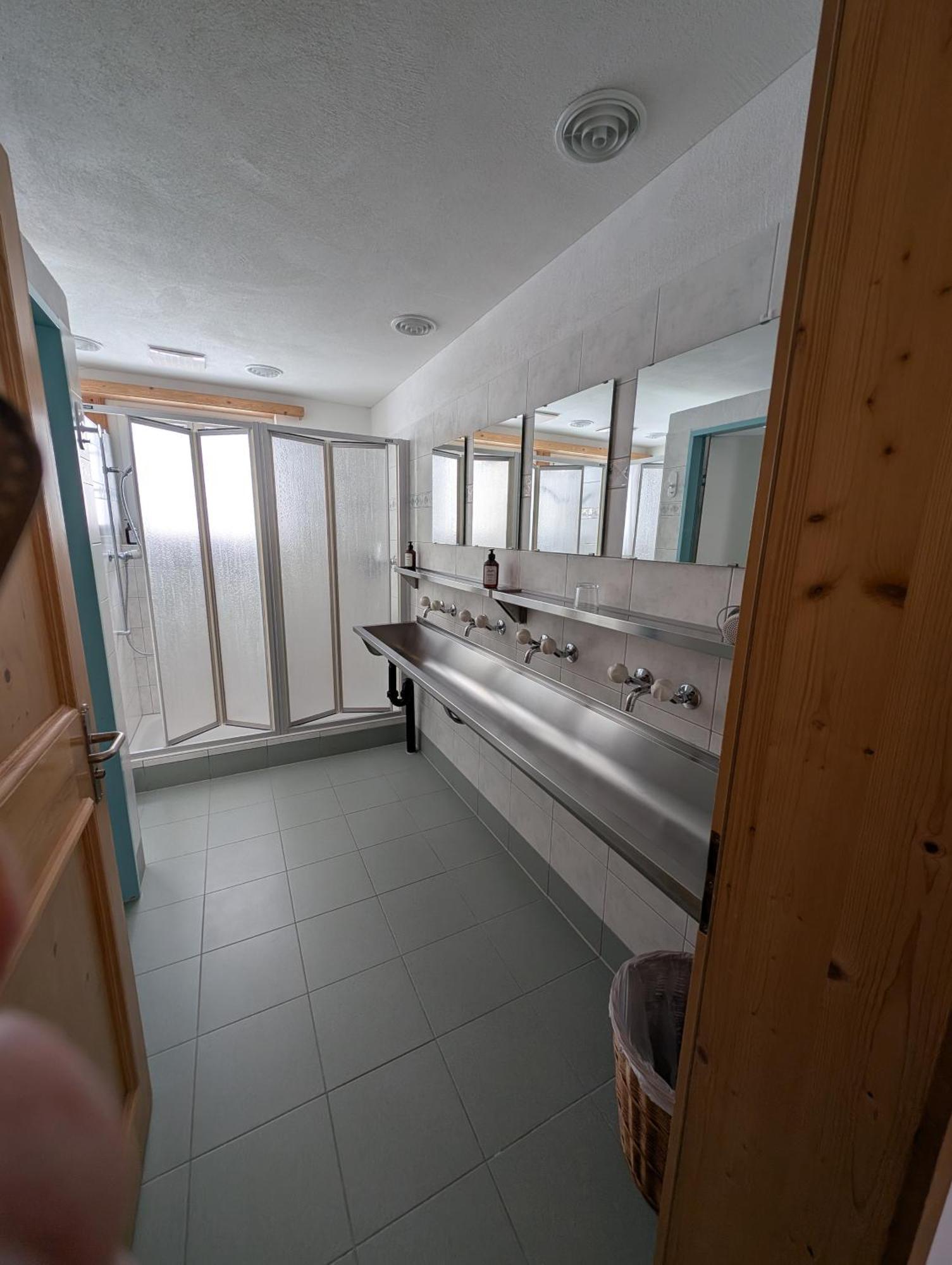 Gasthaus Post, Obermutten Extérieur photo